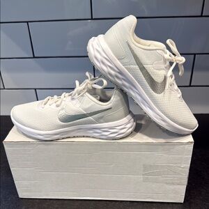 Nike White Athletic Shoes Modern Design